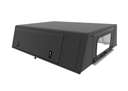 Hardtop Alu-Cab Adventure pour Ford Ranger 2012-2022, en aluminium, vue de face montrant la structure robuste et la finition.