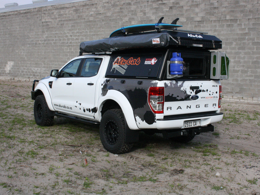 Hardtop Alu-Cab Adventure en aluminium pour Isuzu D-Max 2021+, fixation robuste pour véhicule utilitaire.