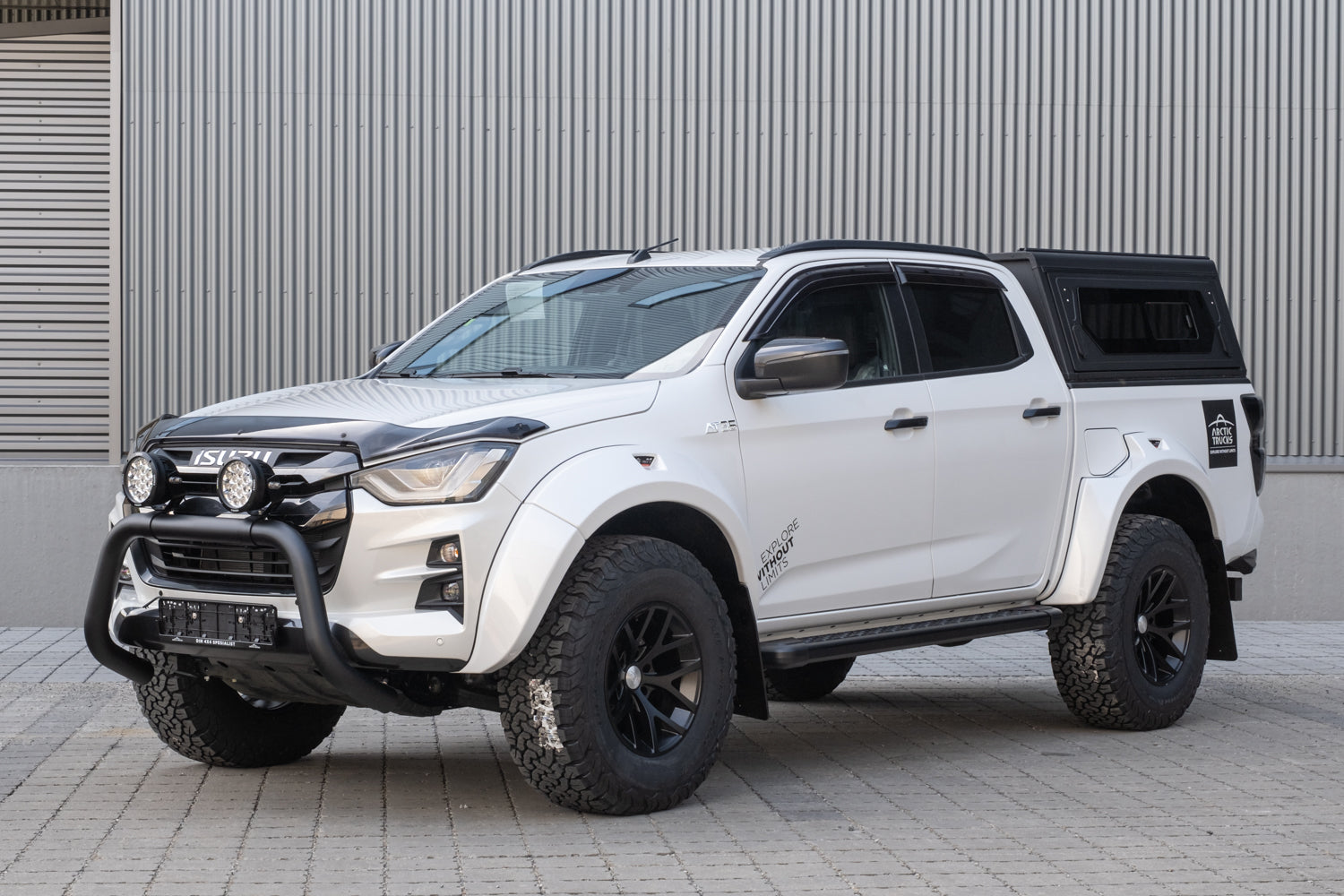 Hardtop Alu-Cab Contour Isuzu D-Max 2020 à Présent Double Cab sur Xperts4x4 Accessoires 4x4 Off-Road