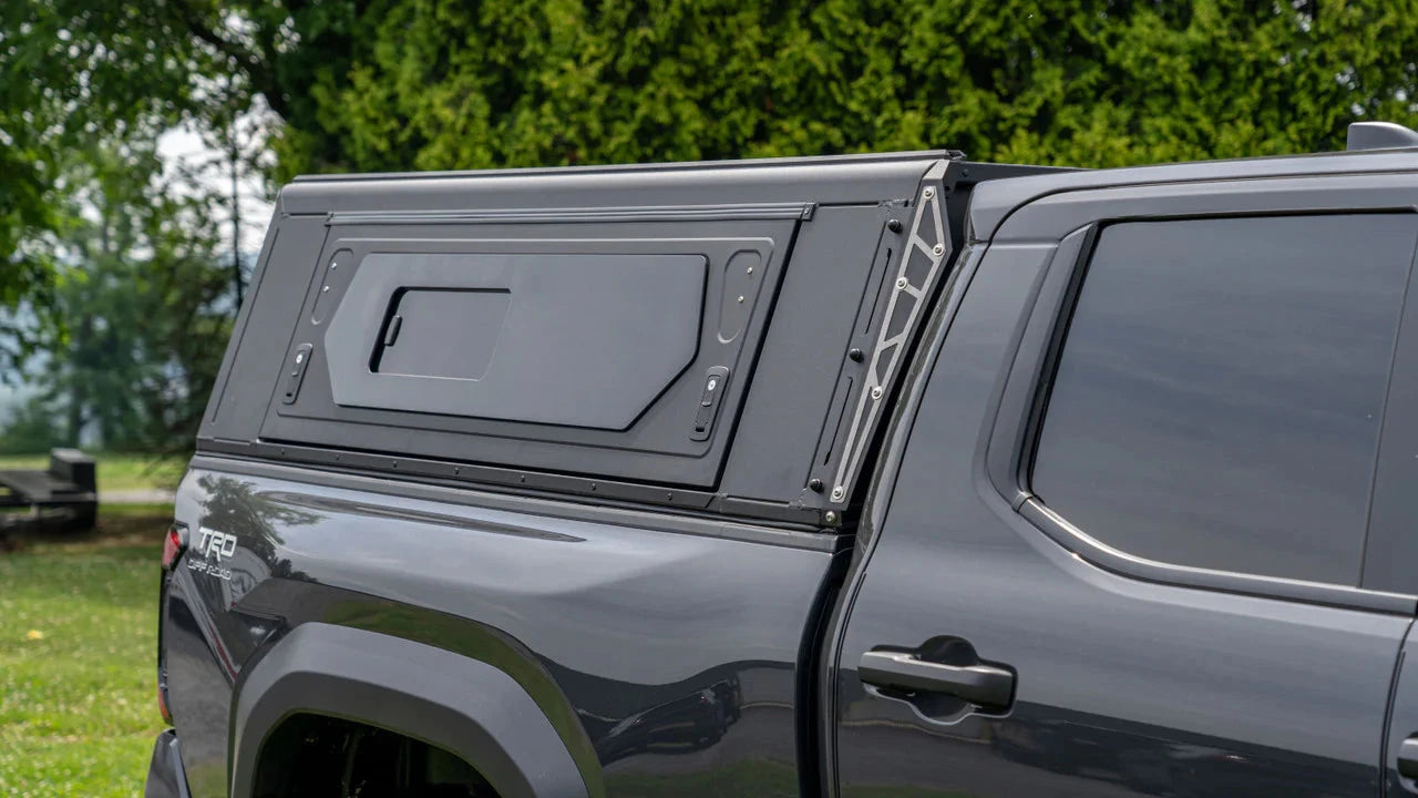 Hardtop Alu-Cab Contour Toyota Tacoma 2024+ sur Xperts4x4 Accessoires 4x4 Off-Road