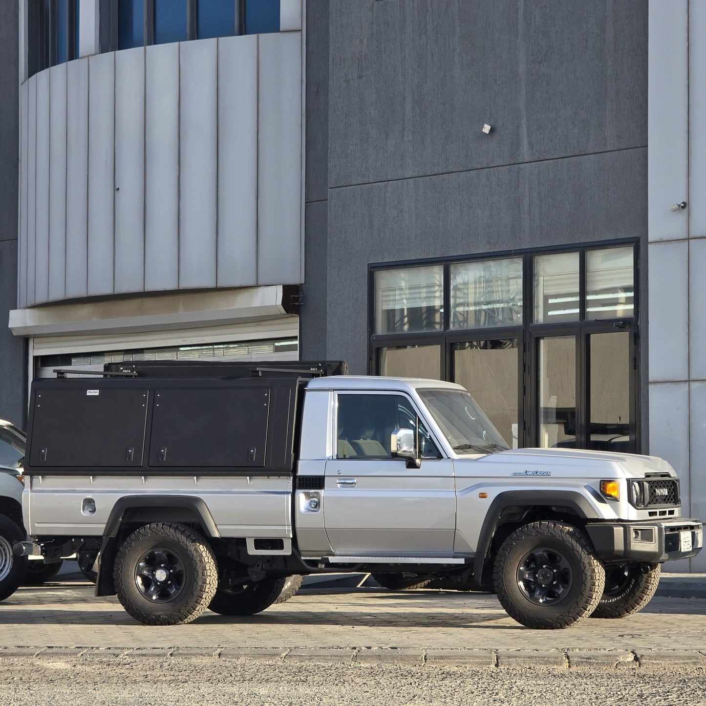 Hardtop Alu-Cab Explorer 3 Toyota Land Cruiser 79 1999+ sur Xperts4x4 Accessoires 4x4 Off-Road