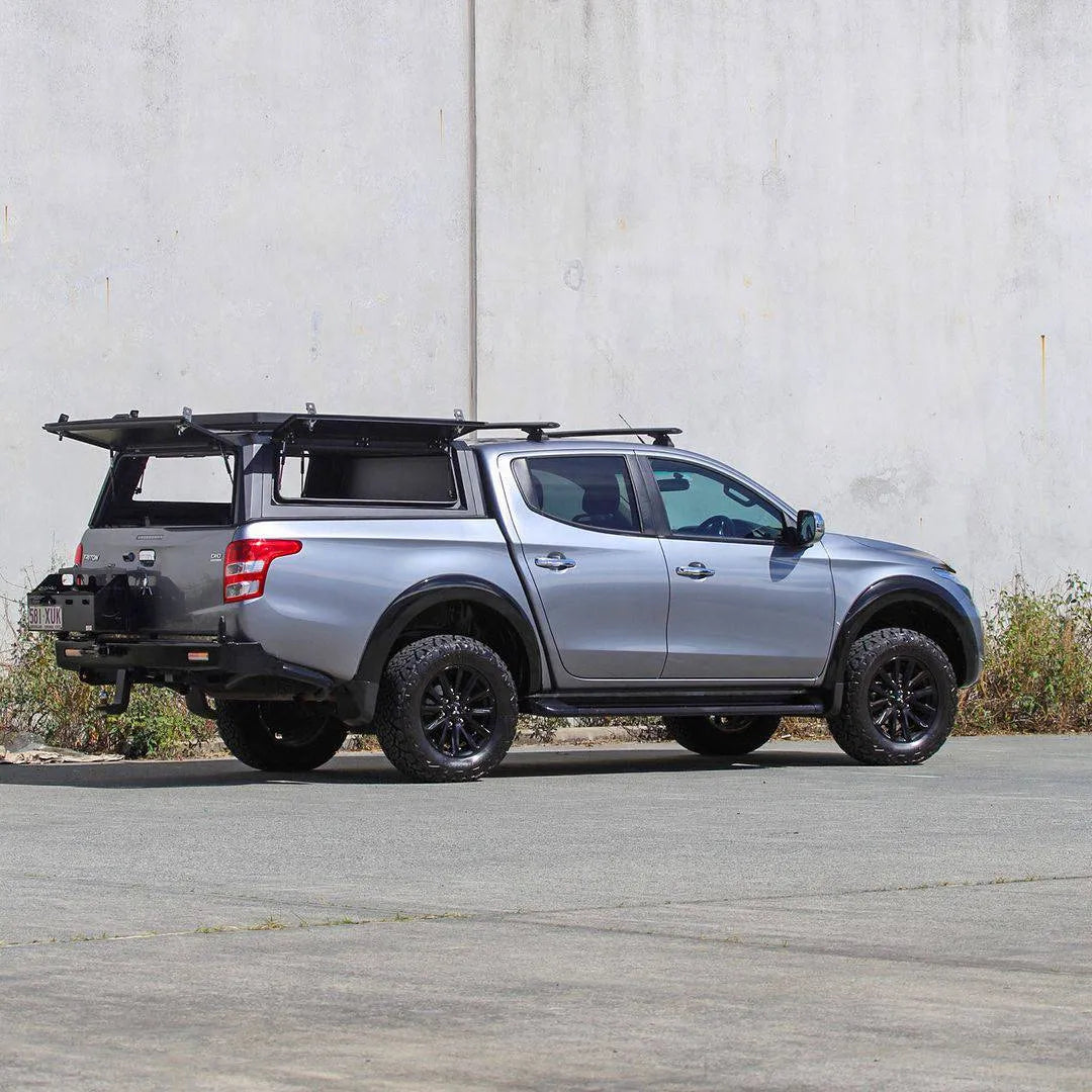 Hardtop Mitsubishi L200 2015+ | RSI SmartCap EVOd Defender sur Xperts4x4 Accessoires 4x4 Off-Road