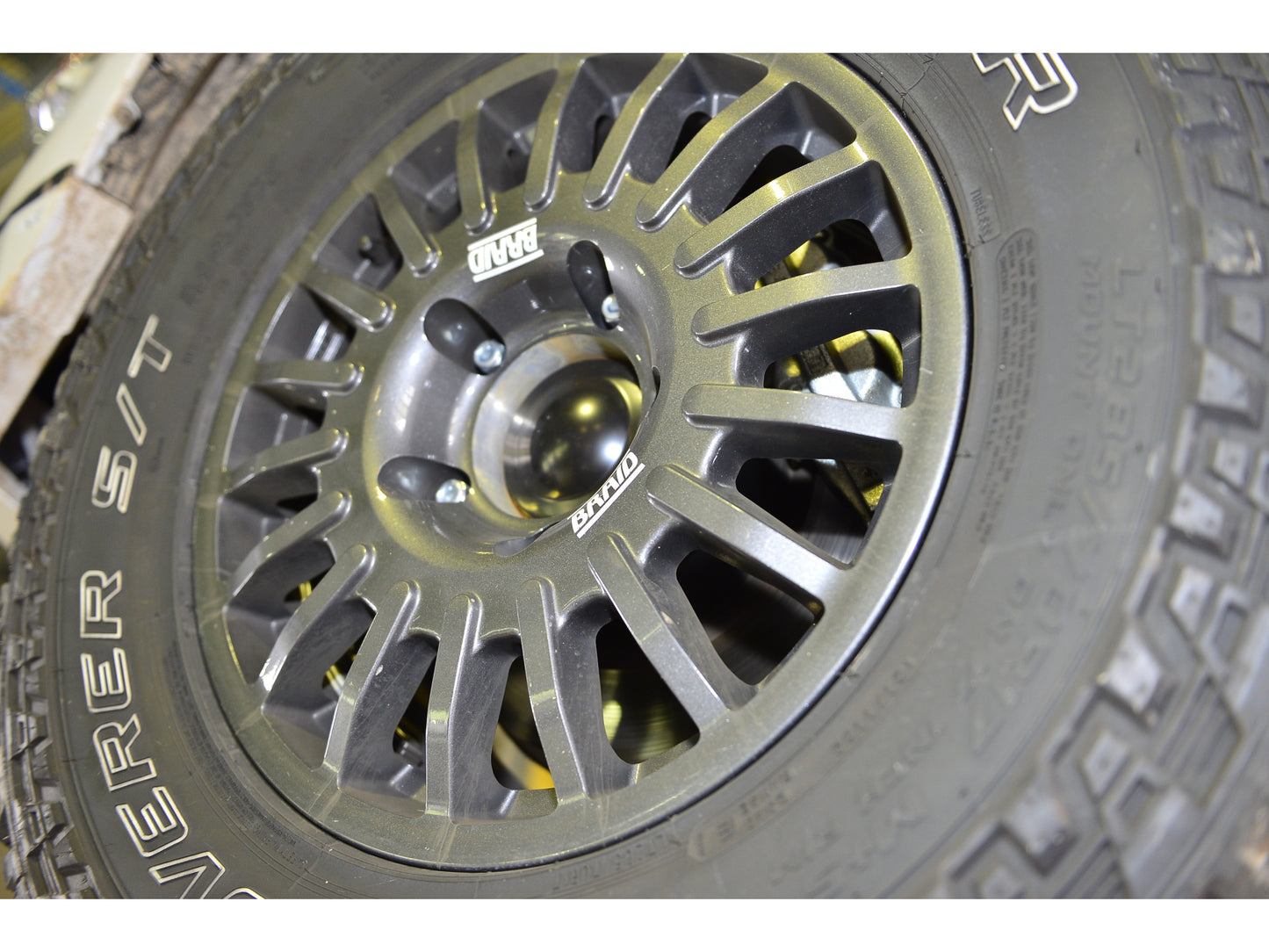 Jante Alu BRAID Winrace Grise 5x17 5x150 ET25 sur Xperts4x4 Accessoires 4x4 Off-Road