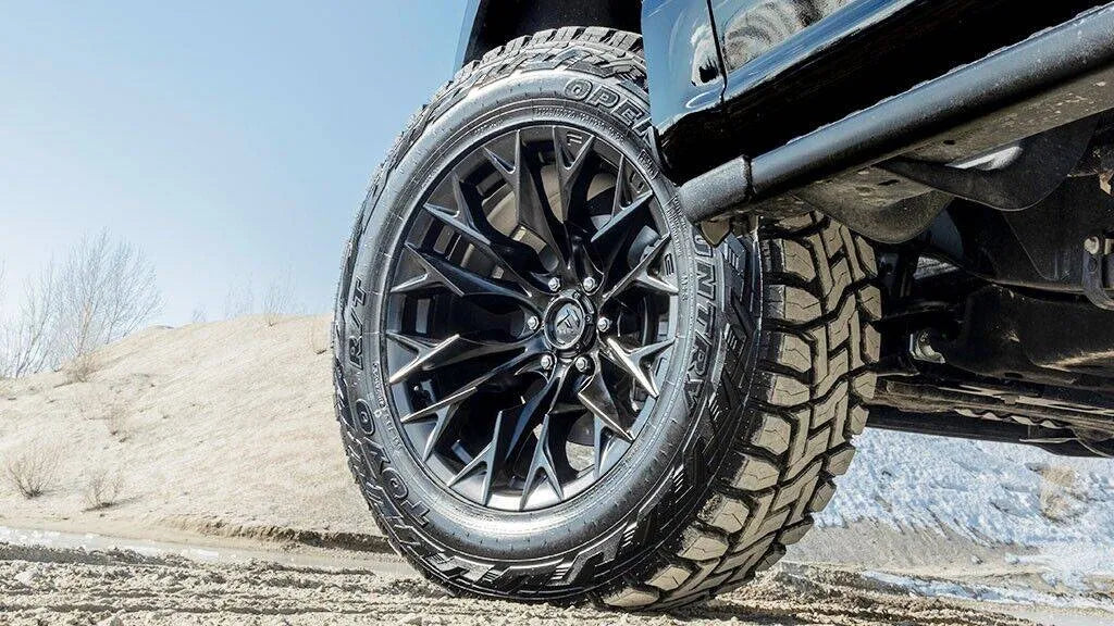 Jante Fuel D804 Flame 22x12 6x139.7 ET-44 | Noir Mat sur Xperts4x4 Accessoires 4x4 Off-Road