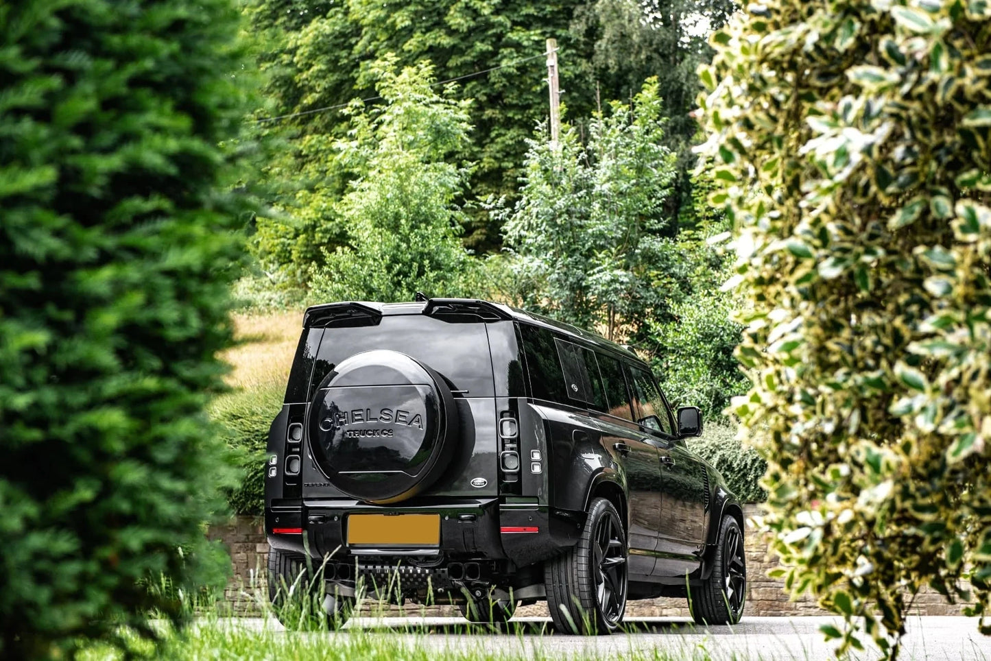 Échappement Quad Gloss Black KAHN pour Defender 110 V8 (2020+) sur Xperts4x4 Accessoires 4x4 Off-Road