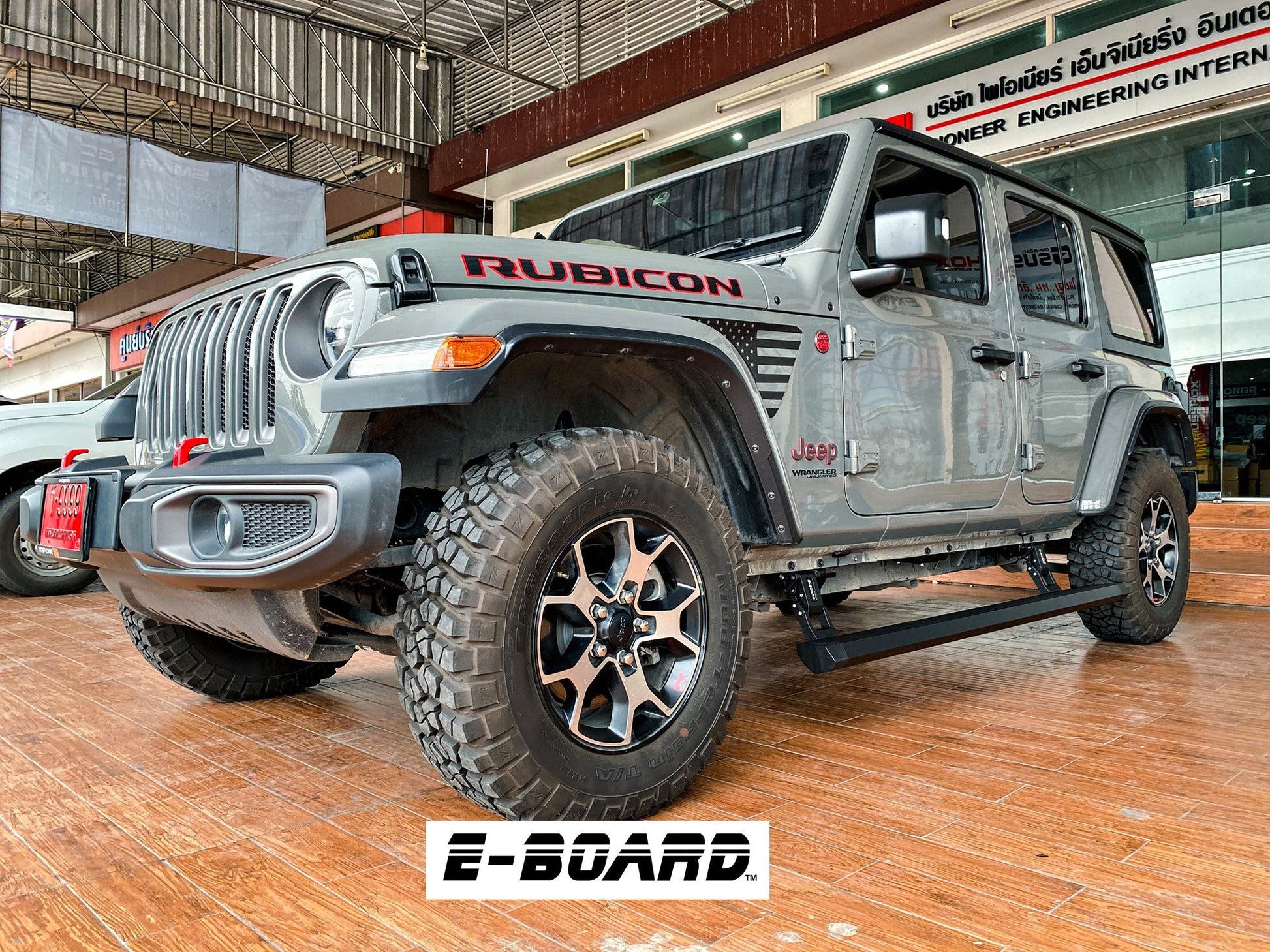 Marche-Pieds Electriques T-MAX Jeep JK 2007 a 2018 | Powerboard sur Xperts4x4 Accessoires 4x4 Off-Road