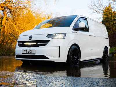 Kit Calandre VW Transporter T7 (2025+) avec Linear-18 Standard LAZER LAMPS sur Xperts4x4 Accessoires 4x4 Off-Road