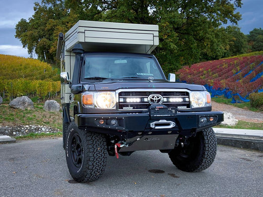 Pack LED Calandre LAZER LAMPS Toyota Land Cruiser 70-Serie 2007-2023 — 2x ST4 Intégré sur Xperts4x4 Accessoires 4x4 Off-Road