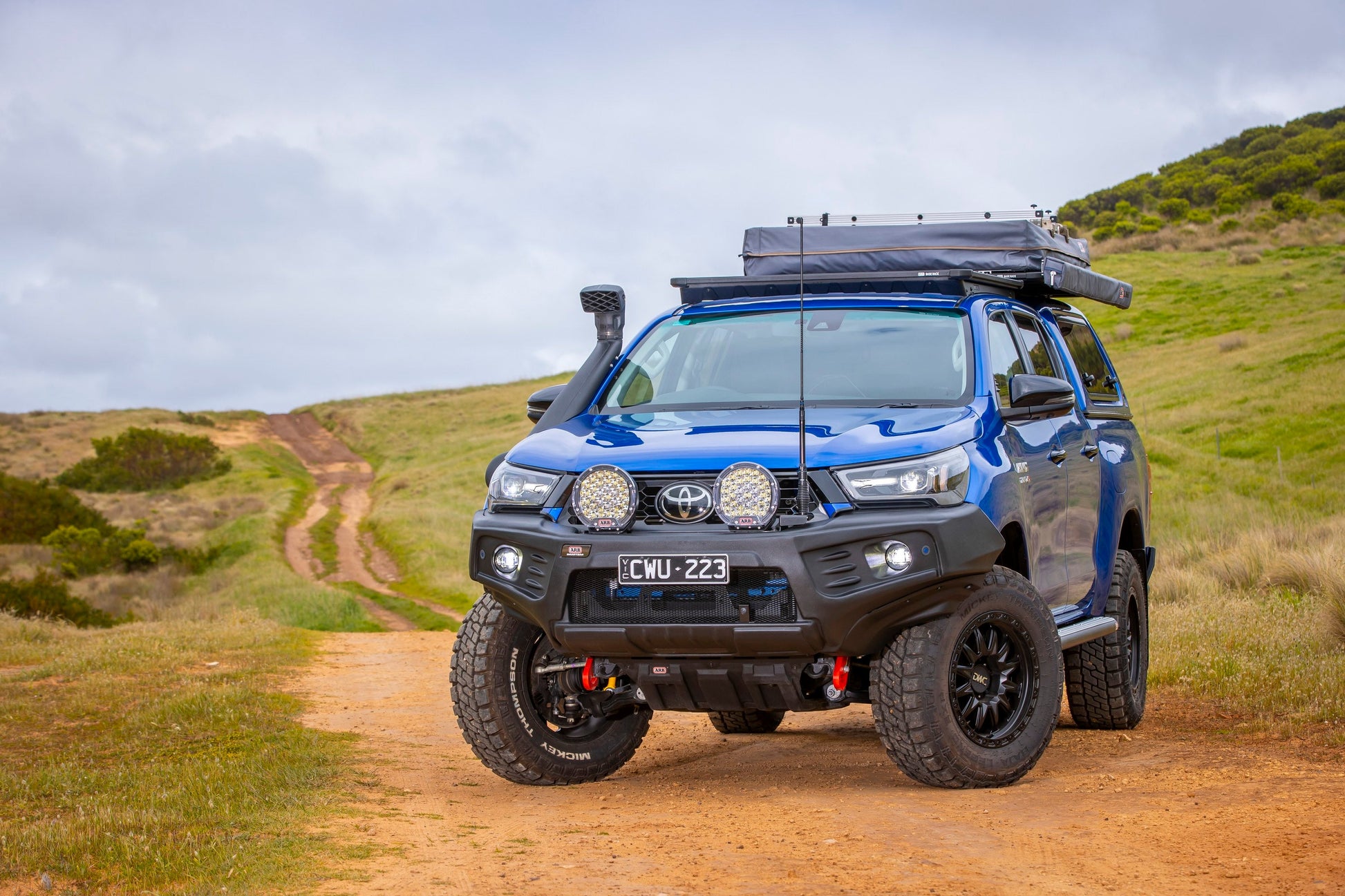 Pare-choc Toyota Hilux 2016-2020 - Stealthbar - Homologué EU sur Xperts4x4 Accessoires 4x4 Off-Road