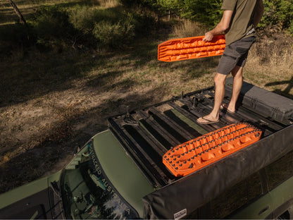 Supports plats de galerie MAXTRAX pour Plaques à Sable MKII sur Xperts4x4 Accessoires 4x4 Off-Road