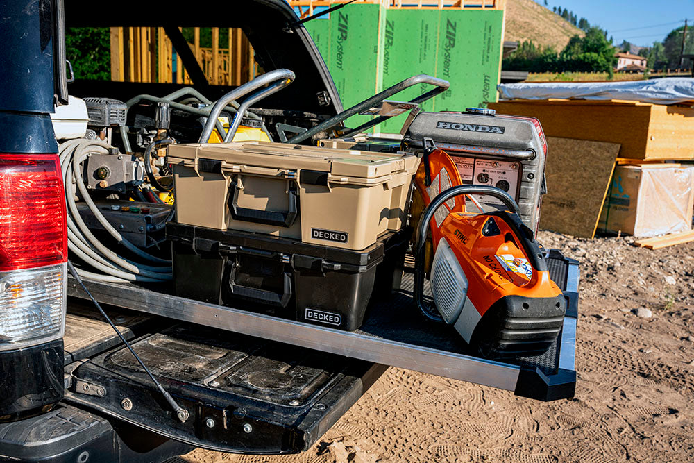 Plateau Coulissant - Toyota Hilux 2016+ | Plateau de Chargement CargoGlide | DECKED sur Xperts4x4 Accessoires 4x4 Off-Road