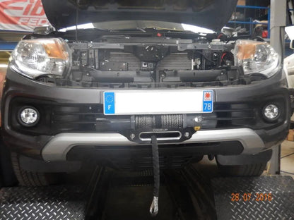 Platine de Treuil Mitsubishi L200 2015 a Present sur Pare-choc d'Origine sur Xperts4x4 Accessoires 4x4 Off-Road