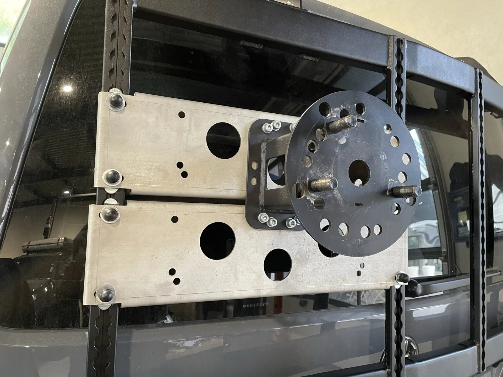 Option 2eme Porte Roue pour N4-PR2003 - Volkswagen T6 sur Xperts4x4 Accessoires 4x4 Off-Road