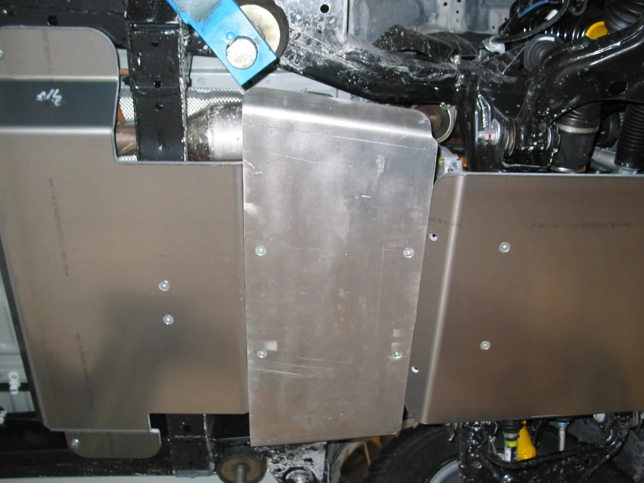 Blindage BV Aluminium 6mm - Toyota Hilux Vigo & Revo sur Xperts4x4 Accessoires 4x4 Off-Road