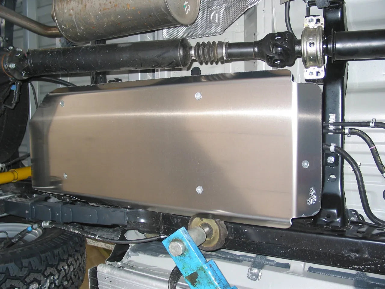 Blindage Réservoir Aluminium 6mm N4 Offroad - Toyota Hilux Vigo/Revo sur Xperts4x4 Accessoires 4x4 Off-Road