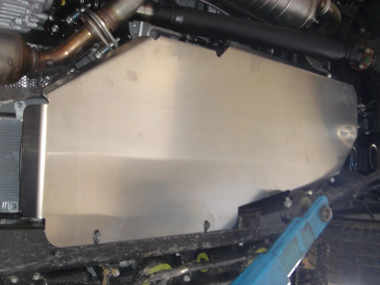 Blindage réservoir N4 - Aluminium 6mm - Toyota Land Cruiser 200 sur Xperts4x4 Accessoires 4x4 Off-Road