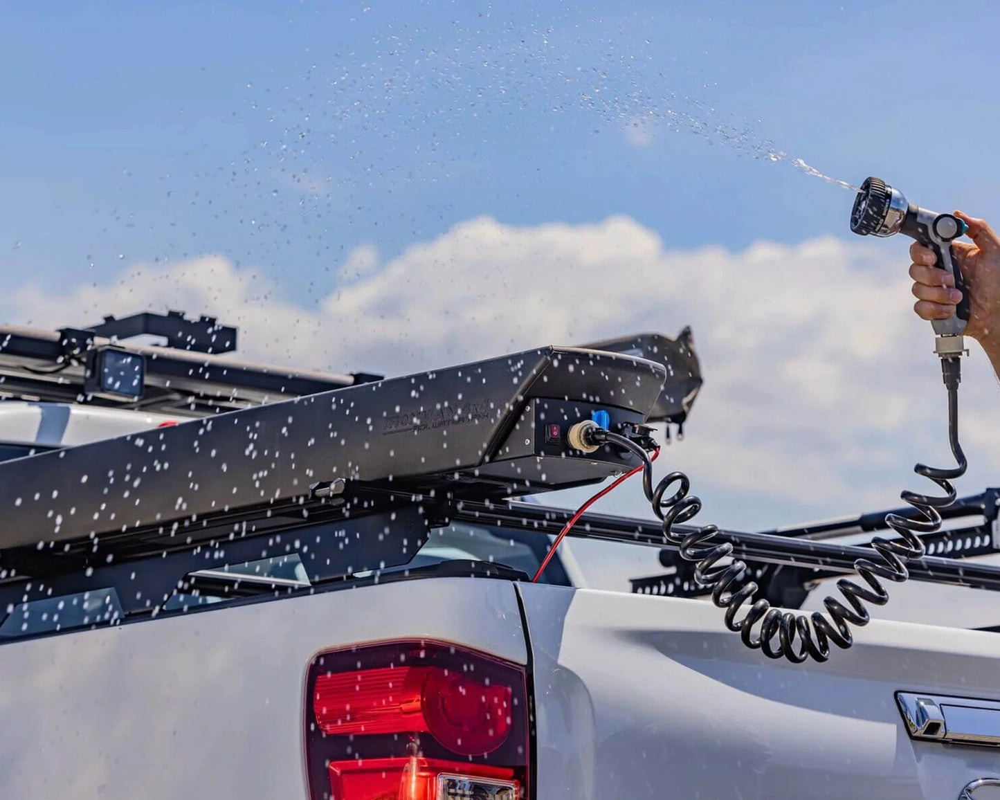 Réservoir d’Eau 30L IRONMAN 4x4 avec Pompe 12V – Solution Pressurisée sur Xperts4x4 Accessoires 4x4 Off-Road