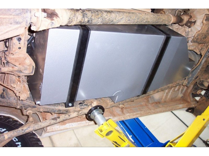 Réservoir de remplacement LRA 150L Toyota Land Cruiser FZJ105 sur Xperts4x4 Accessoires 4x4 Off-Road