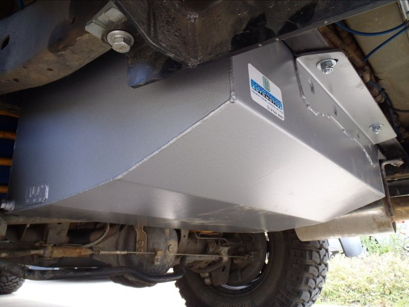 Réservoir de remplacement LRA 160L Toyota Land Cruiser UZJ100 sur Xperts4x4 Accessoires 4x4 Off-Road