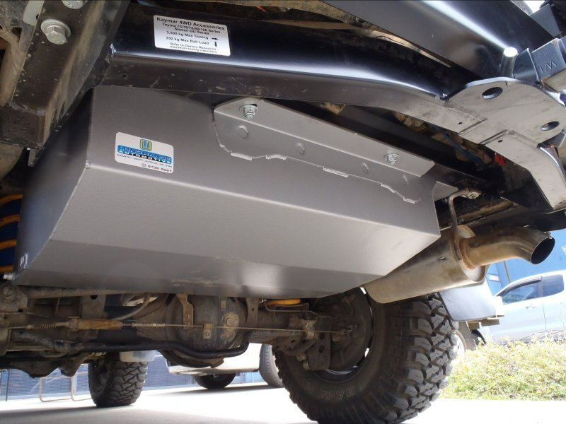 Réservoir de remplacement LRA 160L Toyota Land Cruiser UZJ100 sur Xperts4x4 Accessoires 4x4 Off-Road
