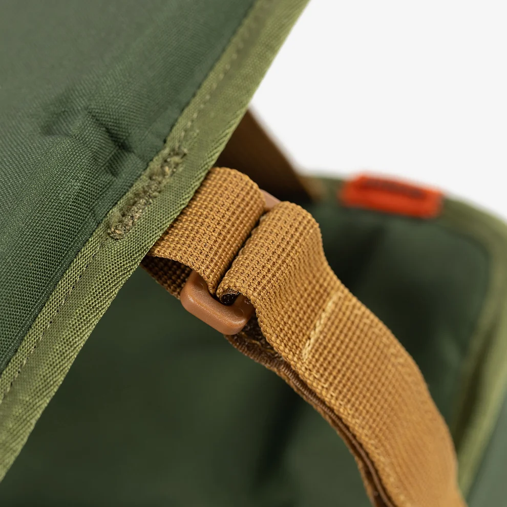 Organiseur d'Appuie-Tête ONWRD Daily Driver sur Xperts4x4 Accessoires 4x4 Off-Road