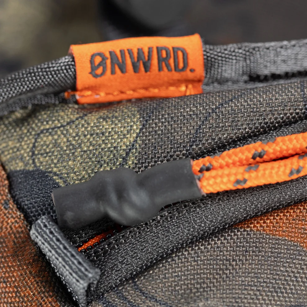 Organiseur d'Appuie-Tête ONWRD Daily Driver sur Xperts4x4 Accessoires 4x4 Off-Road