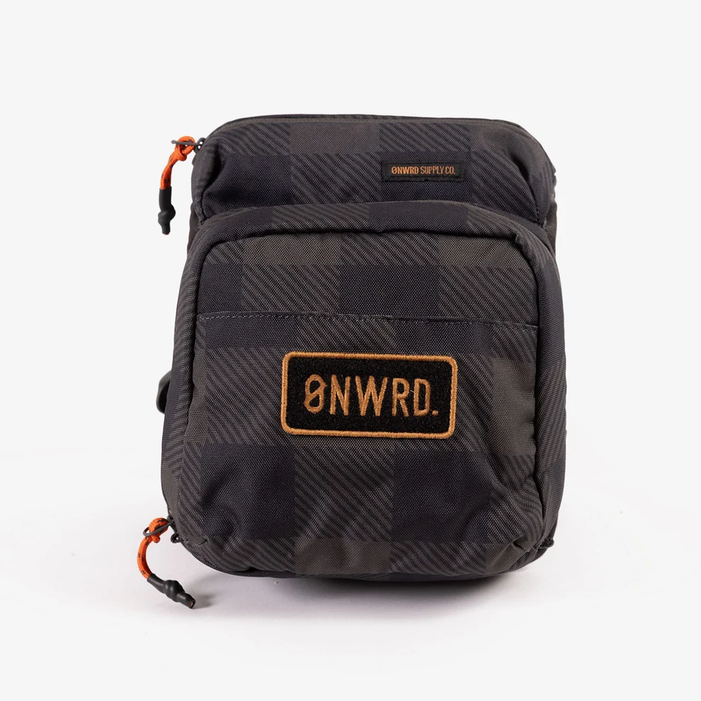 Organiseur d'Appuie-Tête ONWRD Daily Driver sur Xperts4x4 Accessoires 4x4 Off-Road