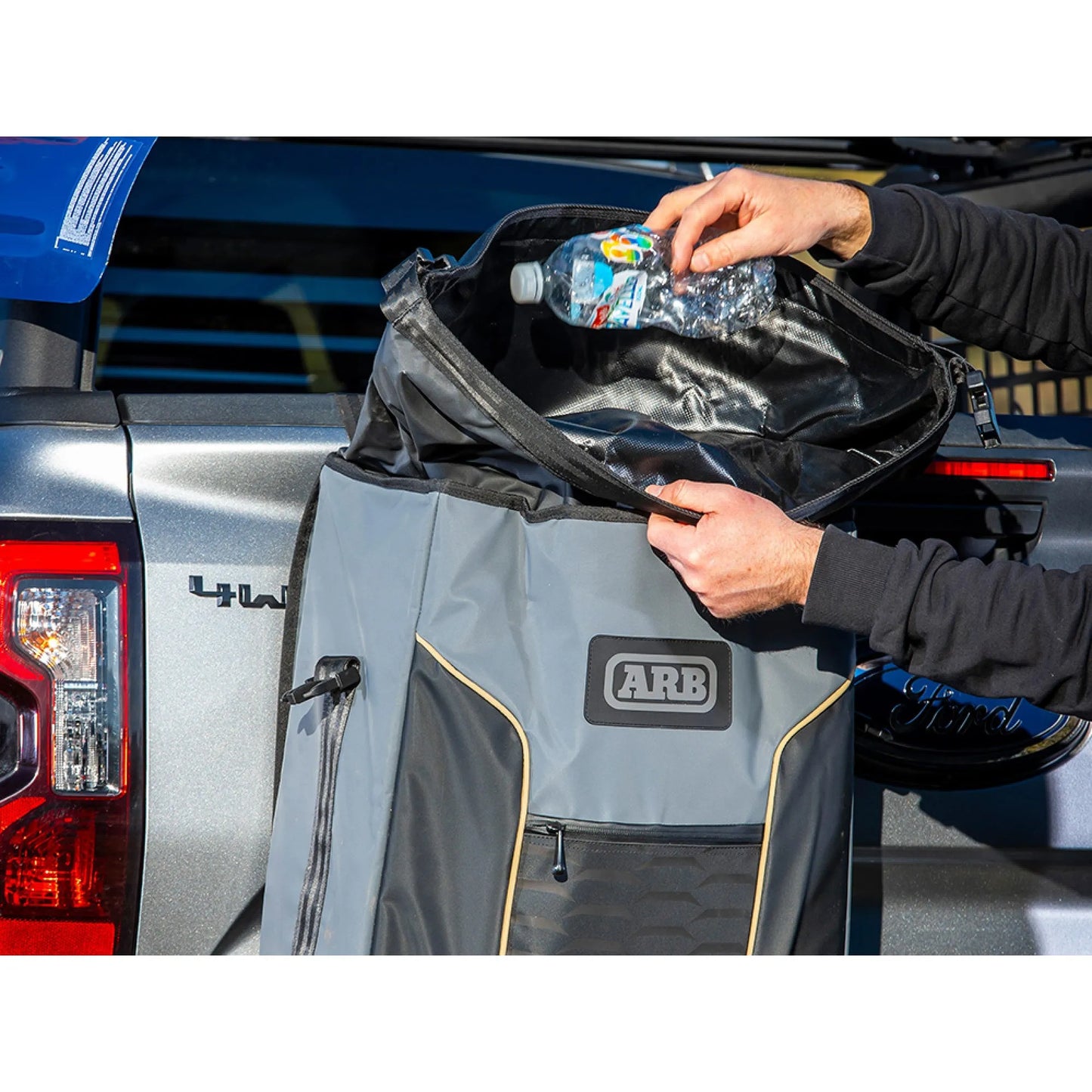 Sac de Rangement ARB Série III pour Ridelle/Hayon de Pickup sur Xperts4x4 Accessoires 4x4 Off-Road