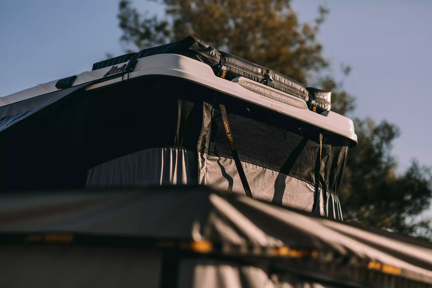 James Baroud | Tente de toit | Grand RAID | M/X/XL sur Xperts4x4 Accessoires 4x4 Off-Road