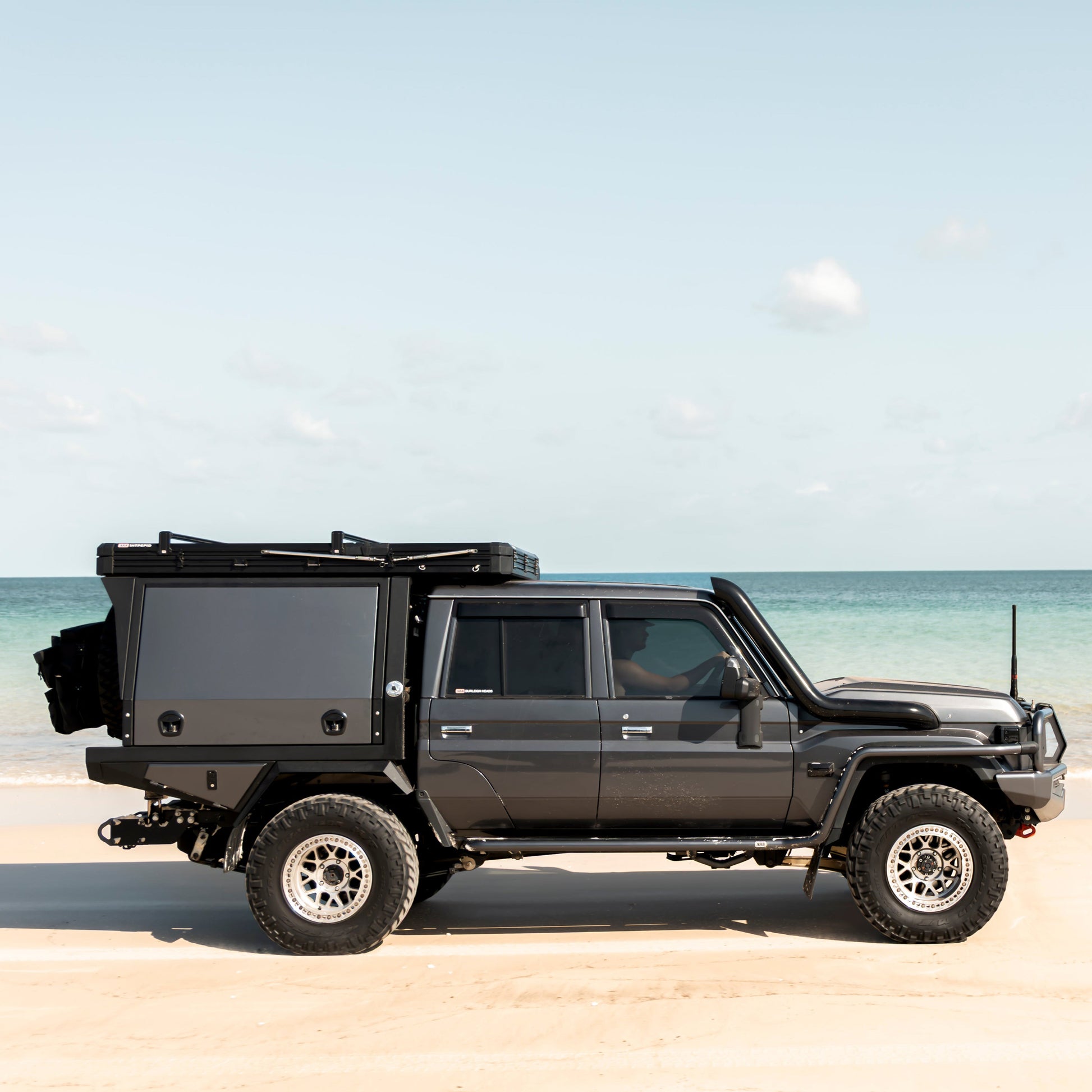 Tente de Toit ARB Intrepid : Espace 4x4 Ultime sur Xperts4x4 Accessoires 4x4 Off-Road