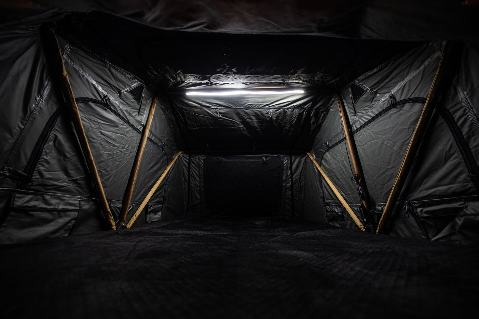 Tente de toit Souple SNUG APPALACHES (225 x 240 x 126 cm) sur Xperts4x4 Accessoires 4x4 Off-Road