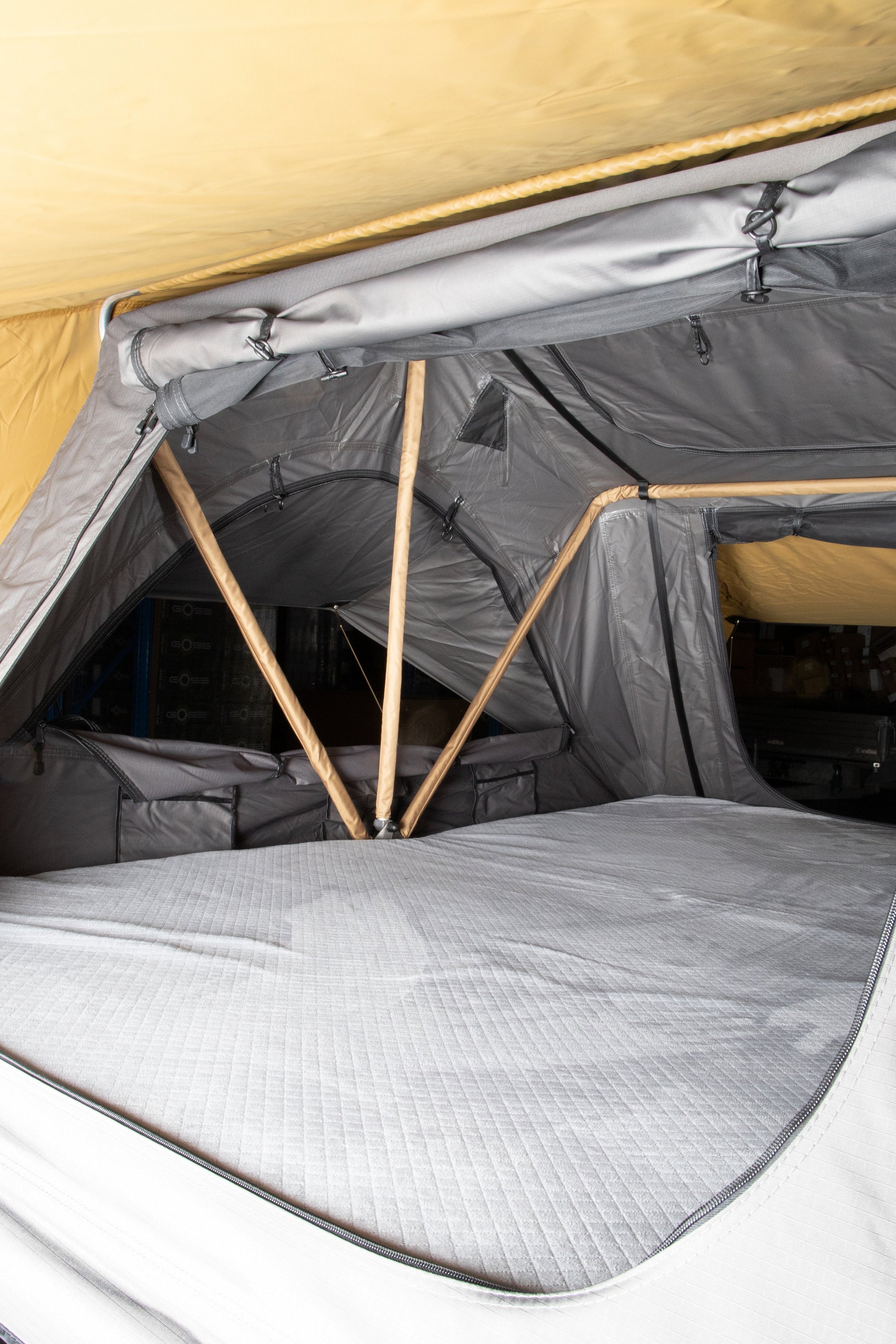 Tente de toit Souple SNUG APPALACHES (225 x 240 x 126 cm) sur Xperts4x4 Accessoires 4x4 Off-Road