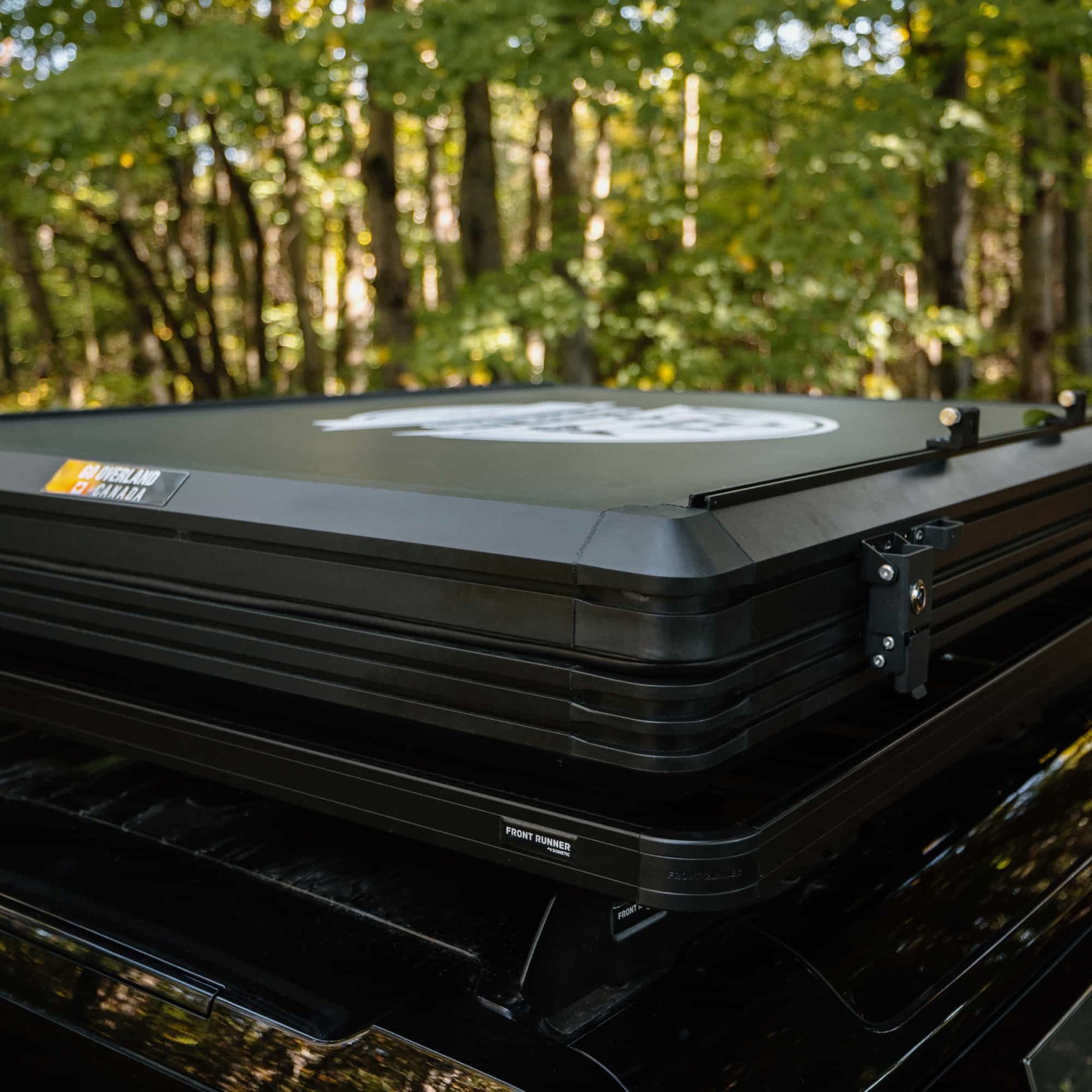 Tente de Toit Voyage L Go Overland Canada – 4 Places sur Xperts4x4 Accessoires 4x4 Off-Road