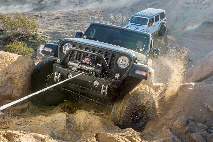 Treuil WARN VR-EVO 8-S | 3.6T | Corde Synthétique | 12V sur Xperts4x4 Accessoires 4x4 Off-Road